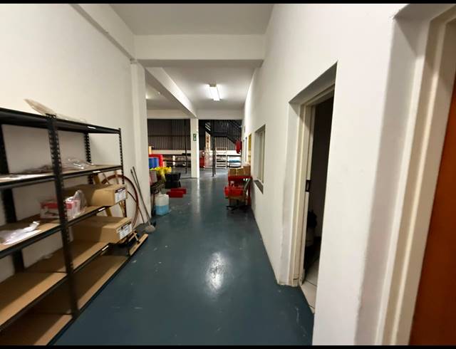 590M² WAREHOUSE TO LET IN SPARTAN
